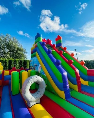 Piepusama atrakcija berniem